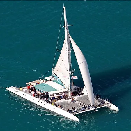 Botel Mundo Marino *